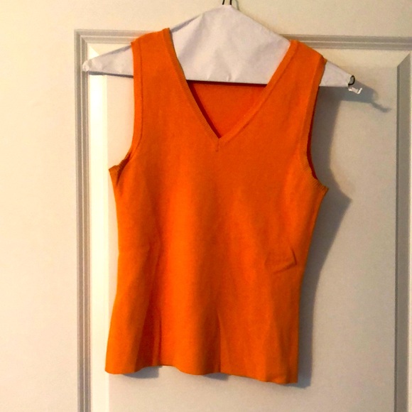 Sleeveless women’s top - Picture 1 of 3